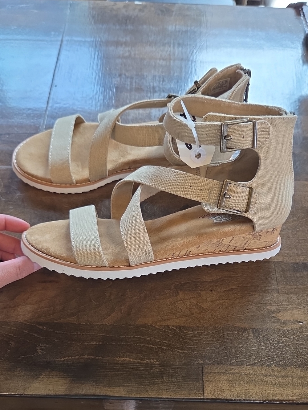 Size 9 Women's Bobs Skechers Beige Strappy Wedge Sandals with Dual Buckles NEW